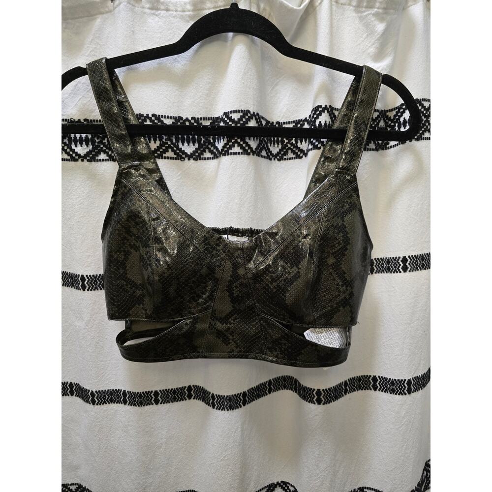 NWOT Zara green patent faux snake skin cropped cut out sheared back top medium